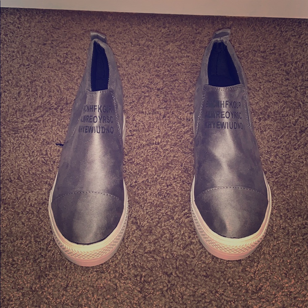 Suede wedge sneaker